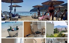 Porto Rafti- Studio 150 Metres From The Beach